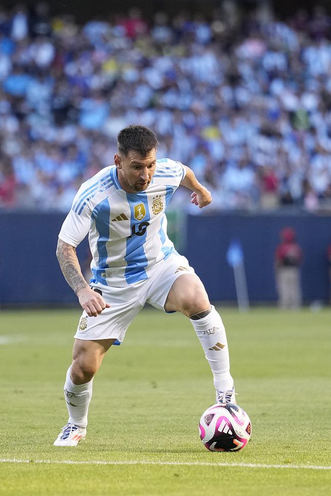 十人曼联1-2布莱顿无缘32强！12年后足总杯再遭1轮游 黑贝弑旧主