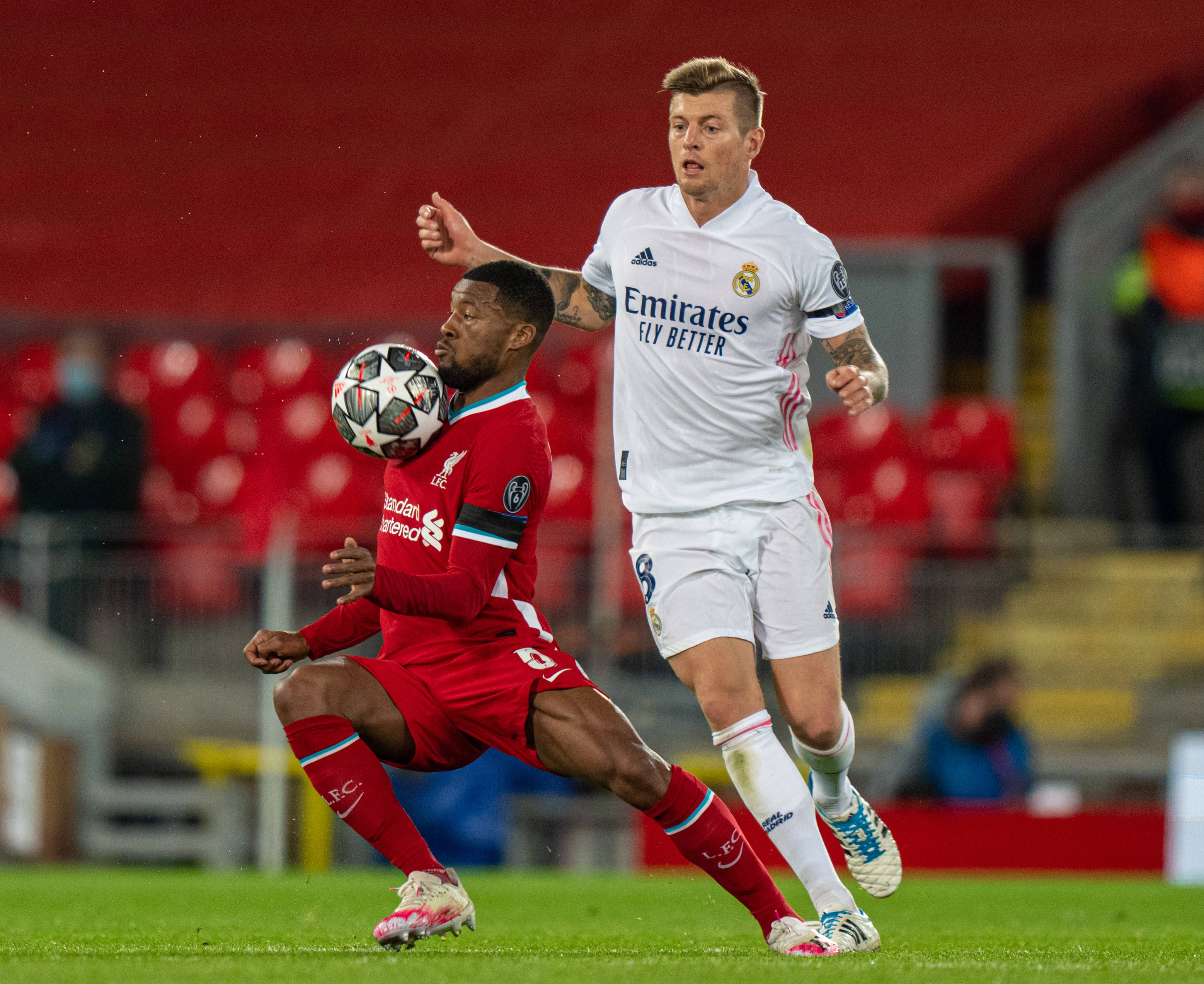 BLG回来了！新打野真比北川强，零封TES保持全胜，JKL太离谱了