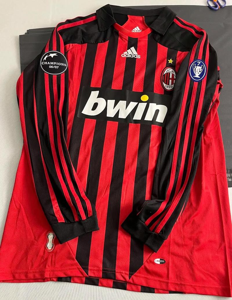 欢迎女明星，海岛粉上头！《和平精英》携手“赞萌露比”跨界联动